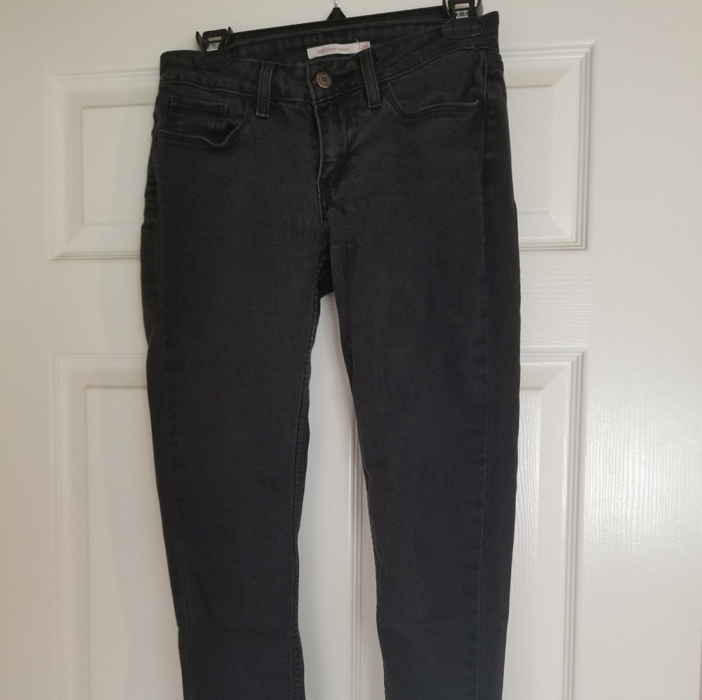 Black super skinny jeans Levi's size 28